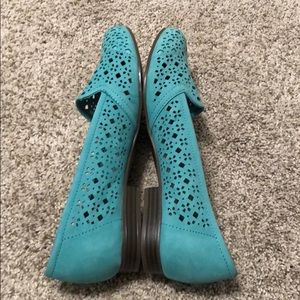 Naturalizer turquoise flat